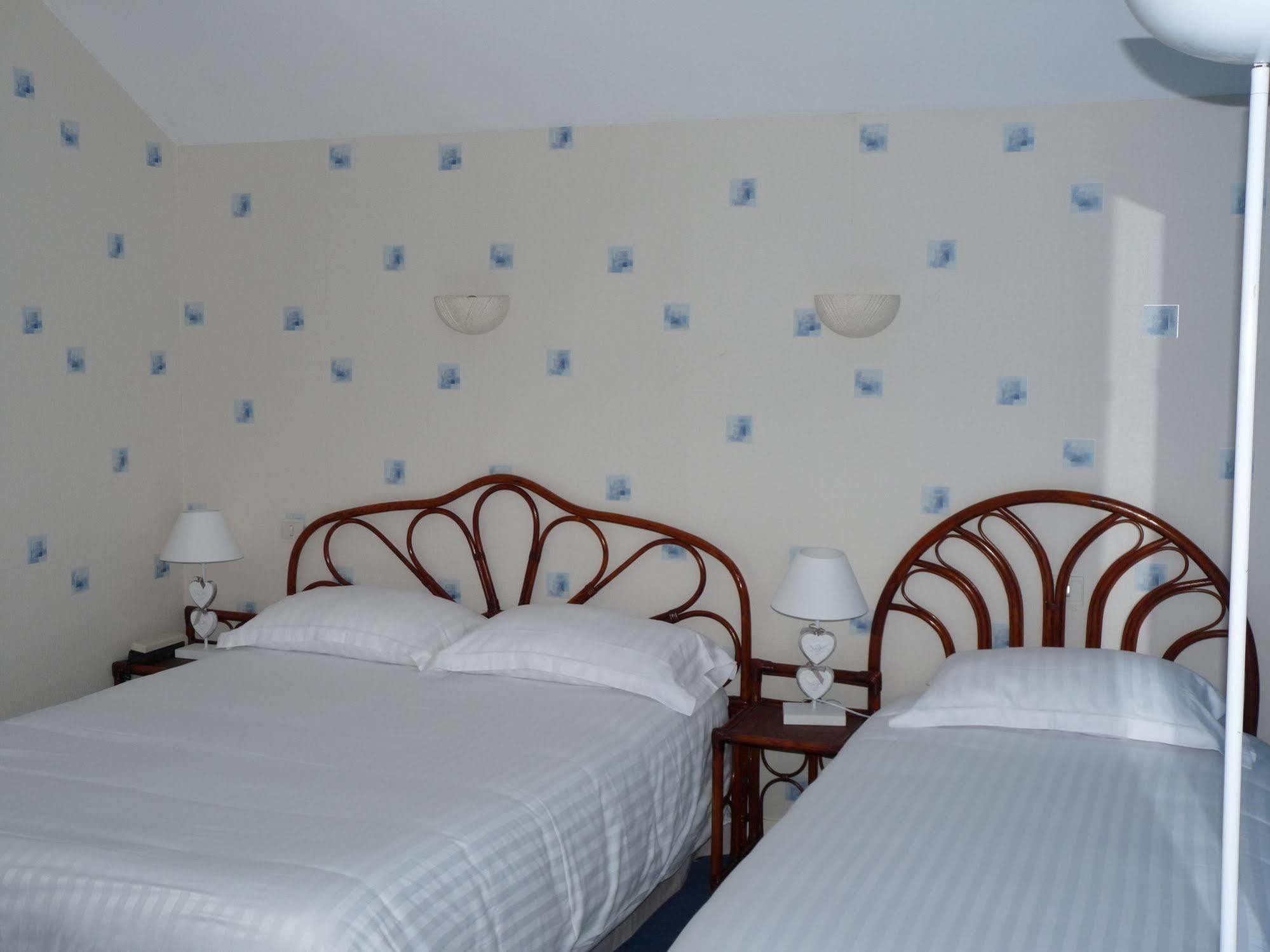 Ariane Hotel Joué-lés-Tours Ngoại thất bức ảnh